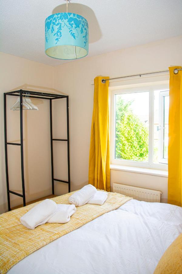Cosy 3-Bed Home Close To City Centre แมนเชสเตอร์ ภายนอก รูปภาพ