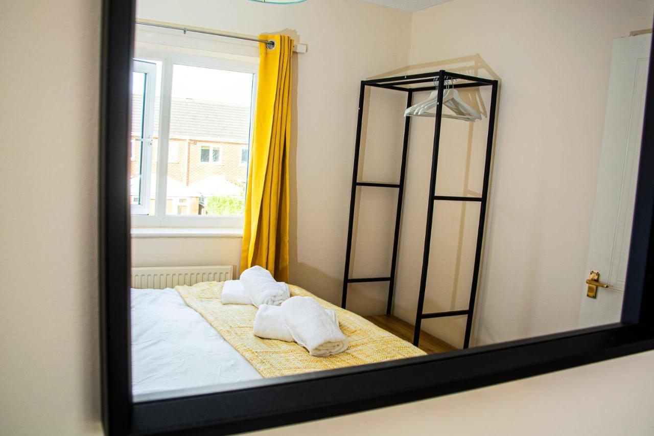 Cosy 3-Bed Home Close To City Centre แมนเชสเตอร์ ภายนอก รูปภาพ