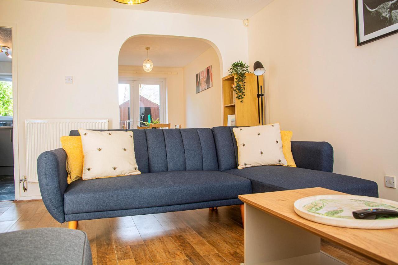Cosy 3-Bed Home Close To City Centre แมนเชสเตอร์ ภายนอก รูปภาพ