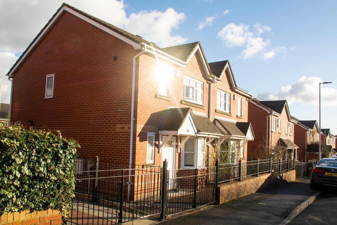 Cosy 3-Bed Home Close To City Centre แมนเชสเตอร์ ภายนอก รูปภาพ