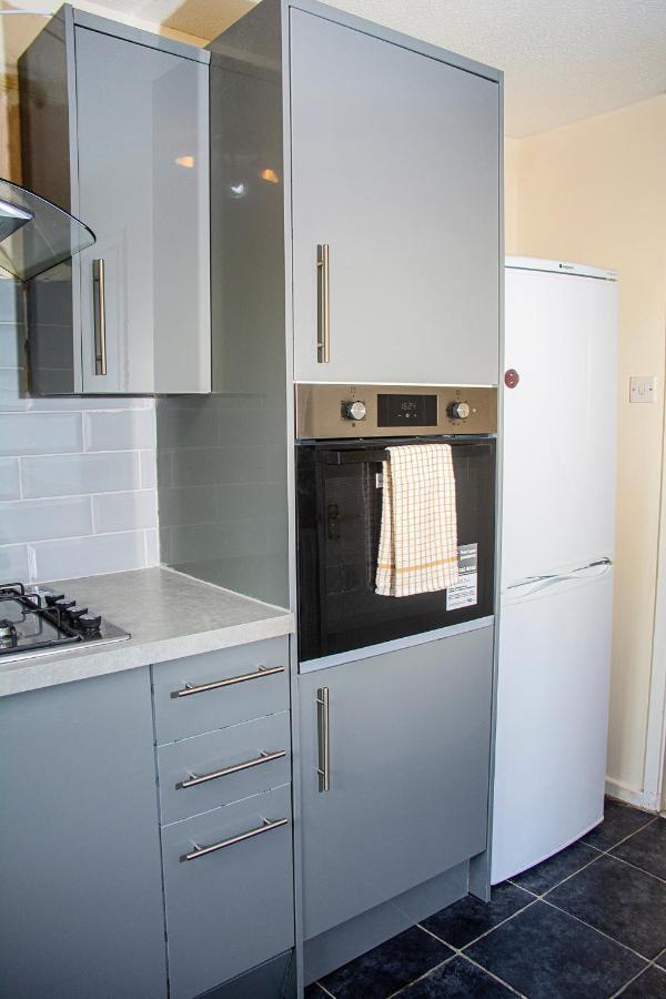 Cosy 3-Bed Home Close To City Centre แมนเชสเตอร์ ภายนอก รูปภาพ